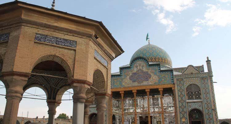 ترک خوردگی بخشی از بقعه امامزاده حسین(ع) قزوین ترک خوردگی بخشی از بقعه امامزاده حسین(ع) قزوین
