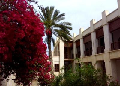 عمارت کازرونی بوشهر، جاذبه تاریخی و دیدنی شهر